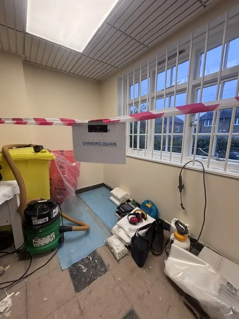 Asbestos floor tile and bitumen removal in Wimbledon